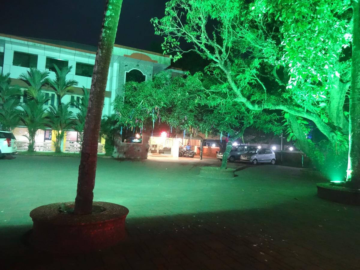 Hotel Mithila Eramalloor ภายนอก รูปภาพ